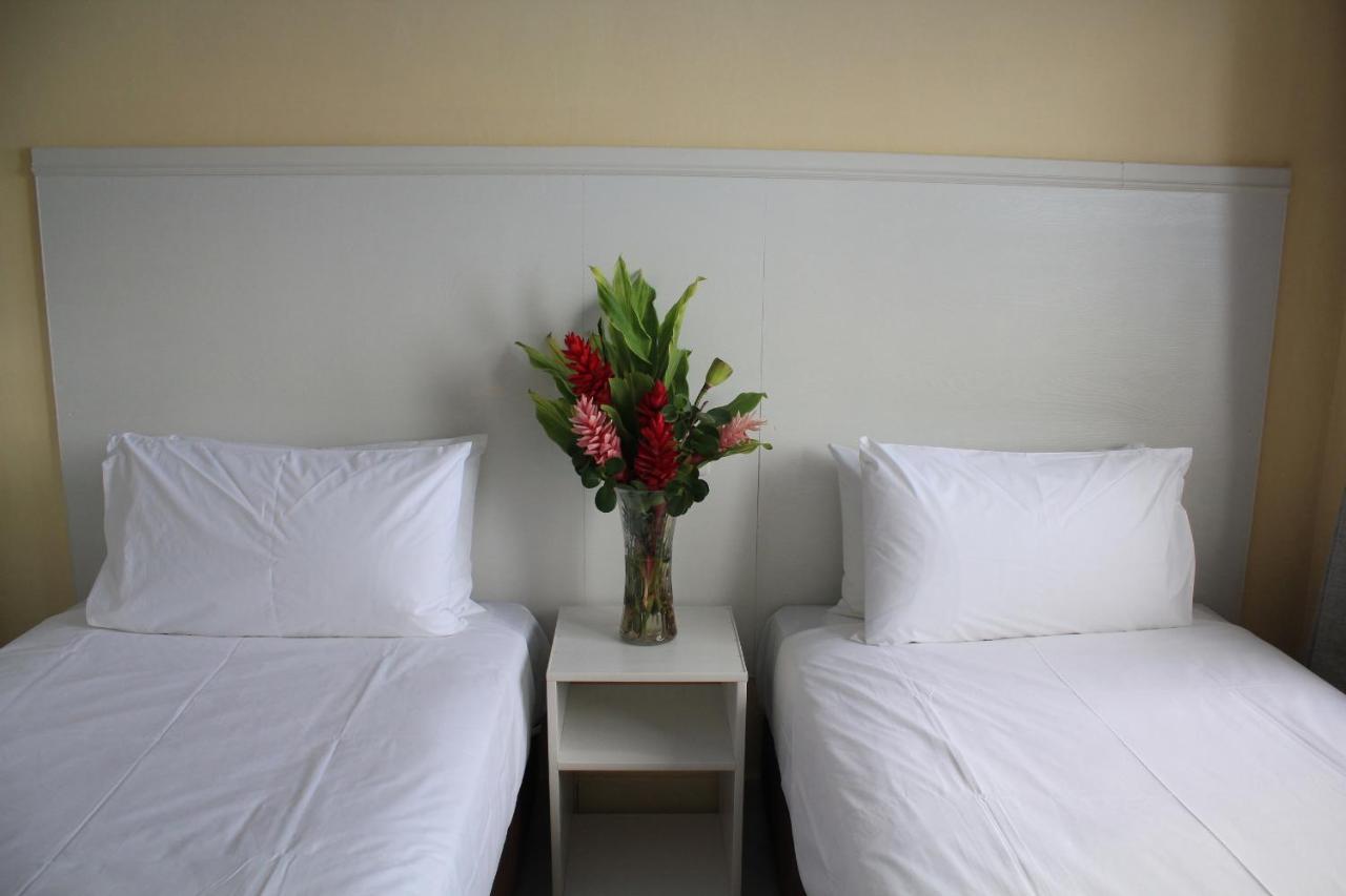Central Bay Motel พอร์ตวิลา ภายนอก รูปภาพ