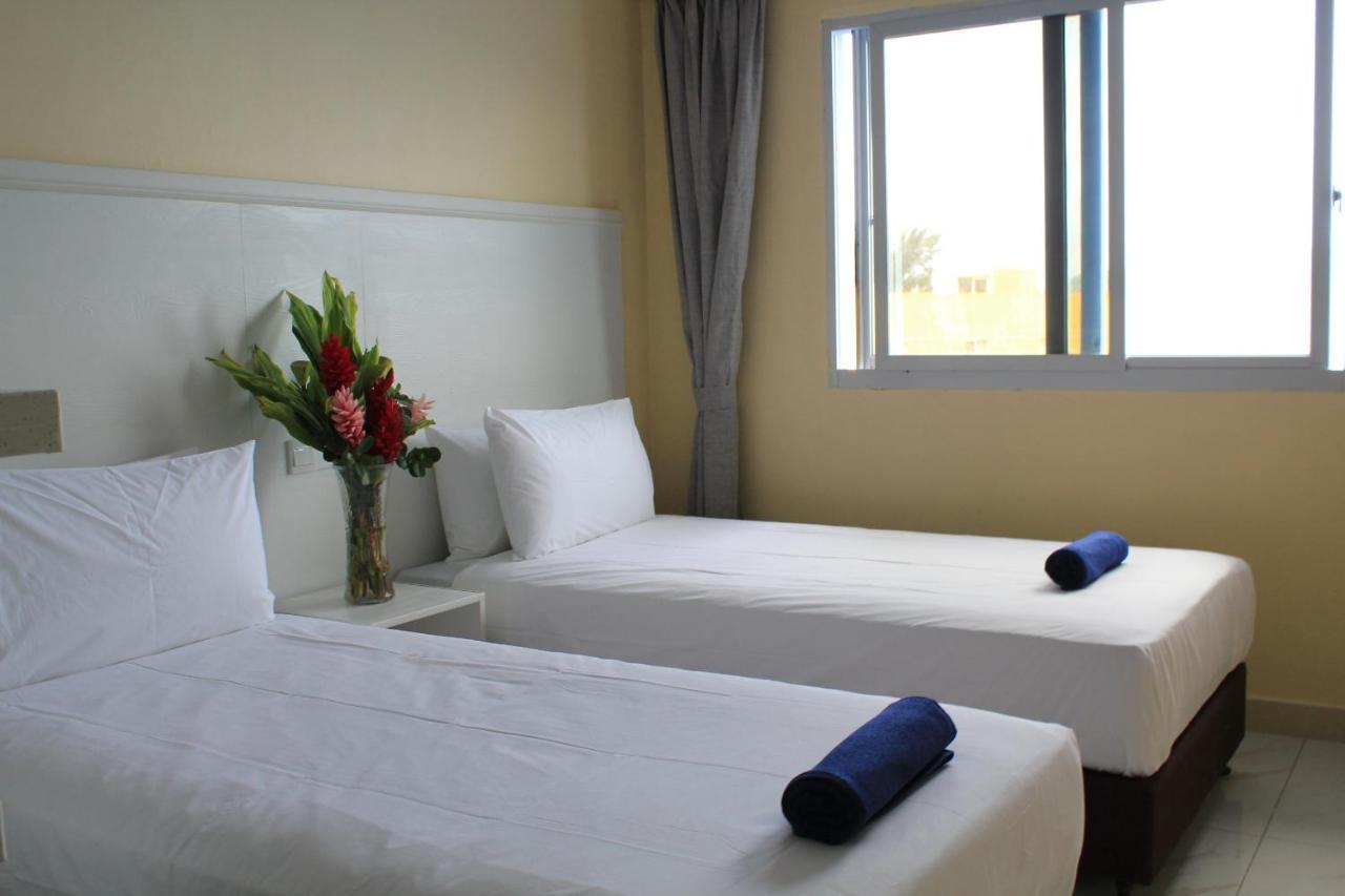 Central Bay Motel พอร์ตวิลา ภายนอก รูปภาพ
